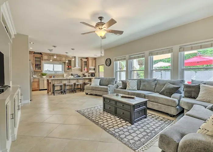Holiday home Heated Pool & Hot Tub: Family In Gilbert