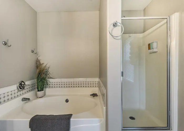 Heated Pool & Hot Tub: Family In Gilbert