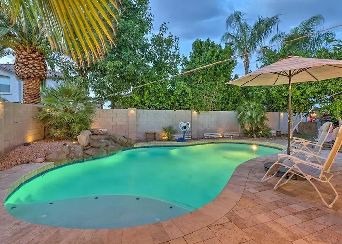 Holiday home Heated Pool & Hot Tub: Family In Gilbert